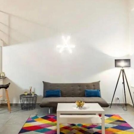 T2 rénové avec mezzanine : Suite Smoothie et bikini Montpellier Extérieur photo